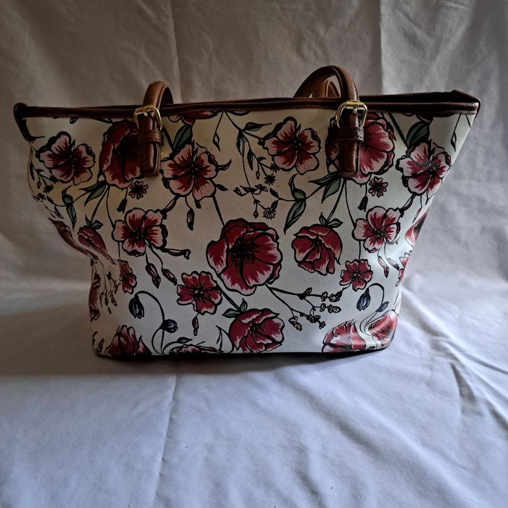 Woman's Purse/Medium Tote - Picture 4 of 8